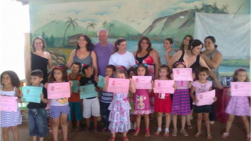 1323201277madrinha-da-escola.jpg