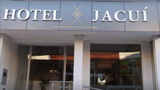 Fachada do hotel.