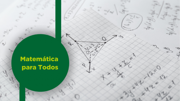 Nome do evento à esquerda, em um círculo verde. A foto ao fundo tem fórmulas matemáticas em uma folha de papel quadriculada.