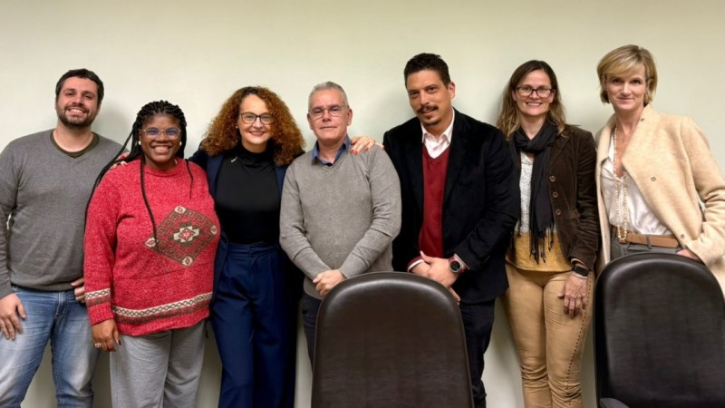 Emenda parlamentar possibilitou o pagamento de bolsas a 18 estudantes em diferentes regiões do estado.
