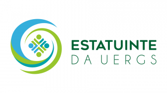 &Agrave; esquerda, o s&iacute;mbolo da Estatuinte em dois tons de azul claro e verde lim&atilde;o. Ele &eacute; composto por uma espiral aberta ascendente que forma uma mandala; ao centro, tem quatro elementos frente a frente que representam pessoas em uma mesa para debaterem e tamb&eacute;m remetem a pilares arredondados visto de cima. &Agrave; direita, l&ecirc;-se, em verde escuro, Estatuinte da Uergs.